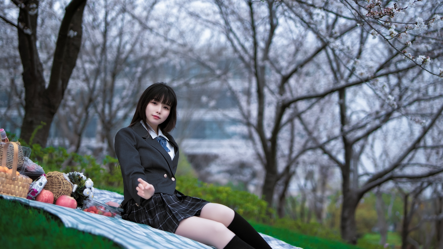 把道德修养看成根本,再来求财、用财，可以减少很多损害他人和社会的事情