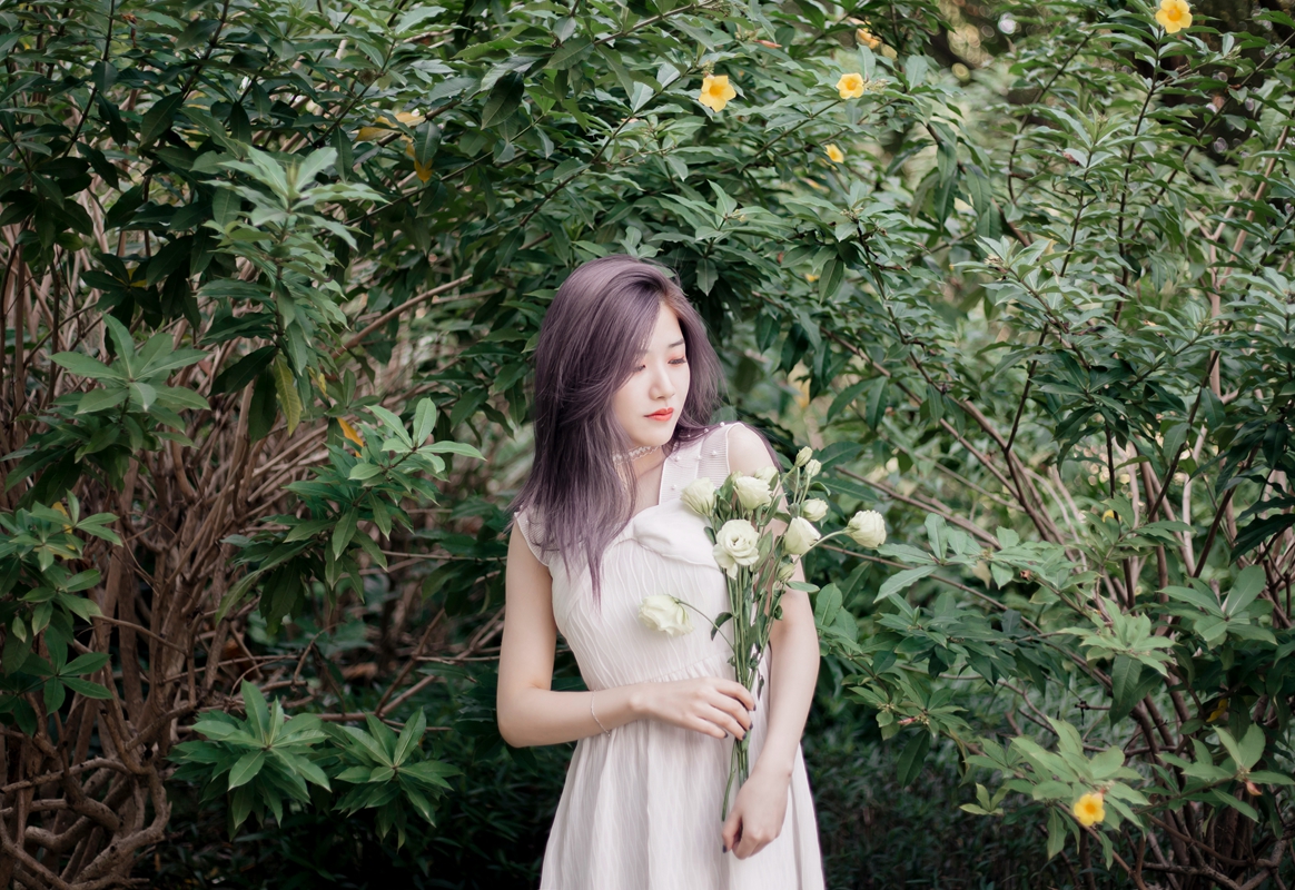 穷的日子，要快乐比较容易；富有的日子，要快乐比较难