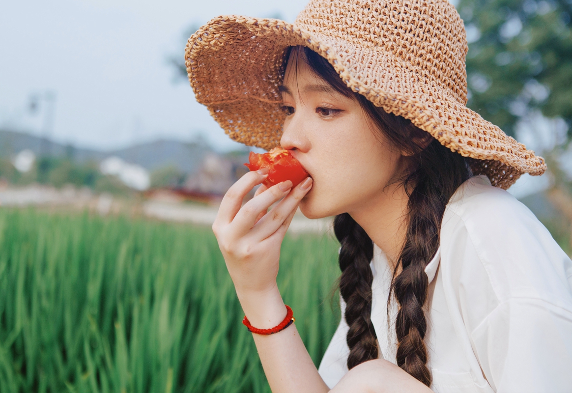 人生不要求全，如果一定要求全，就要加上两个字，叫委曲。委曲才能求全